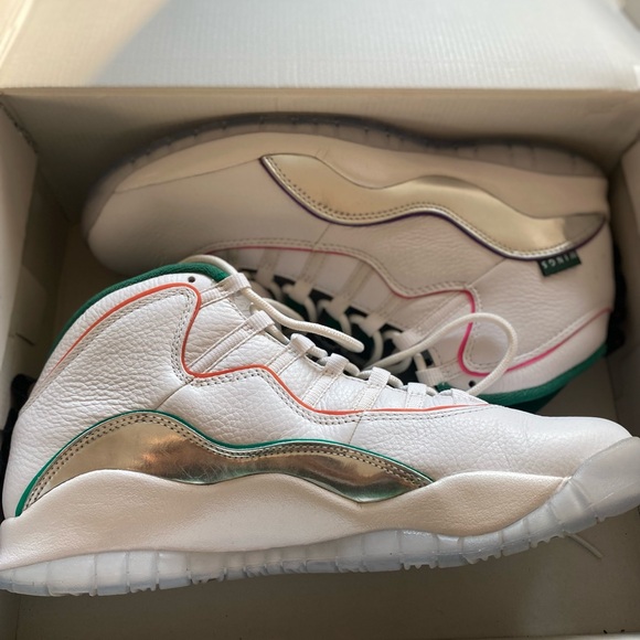 Air Jordans 10 Retro Wings - Picture 6 of 6